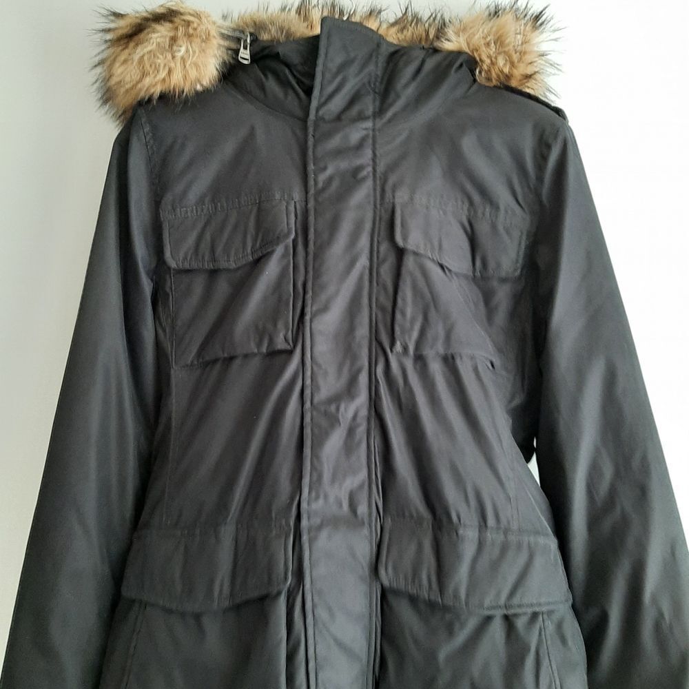 Aritzia Black Ski & Snow Jacket with Faux Fur Trim - Picture 3 of 16
